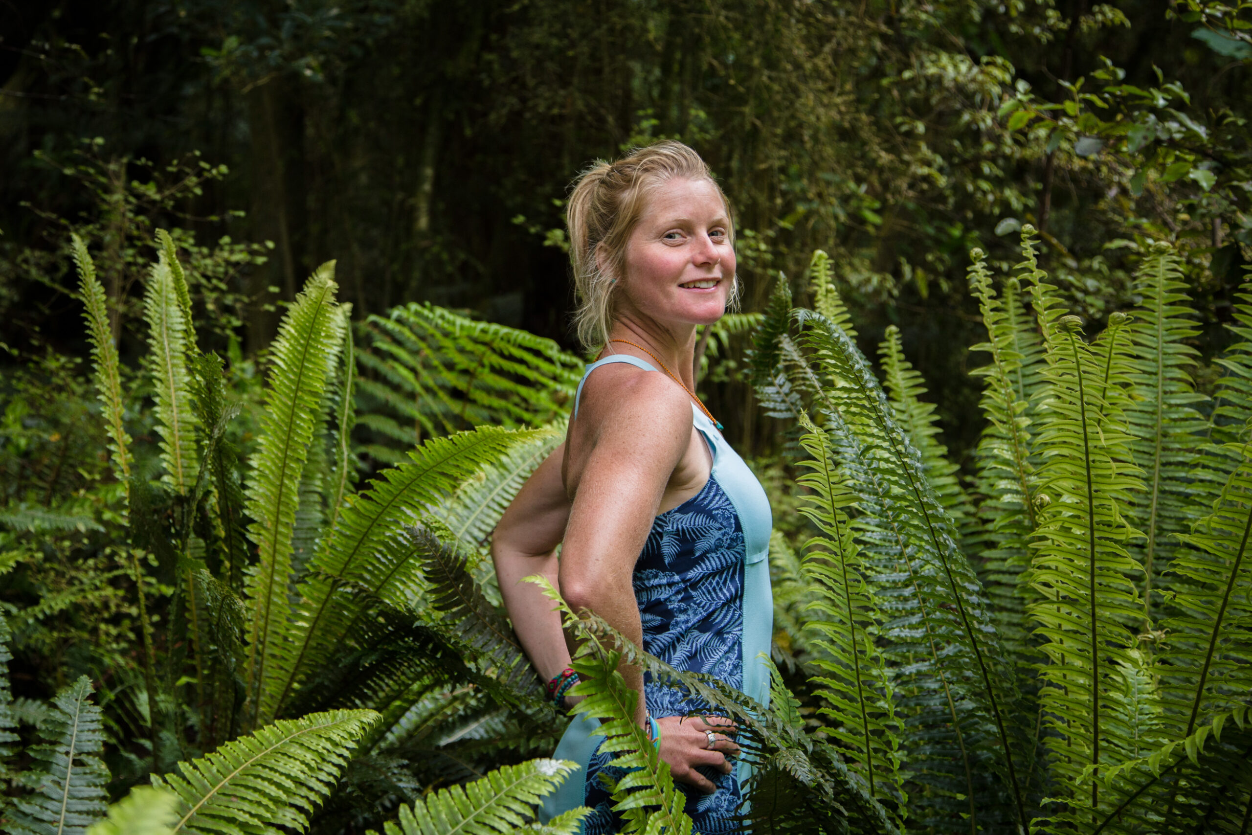 salomon running: anna frost